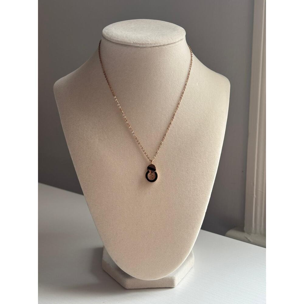 Rose Gold Necklace Round Pendant Minimal Black Detail Stainless Steel